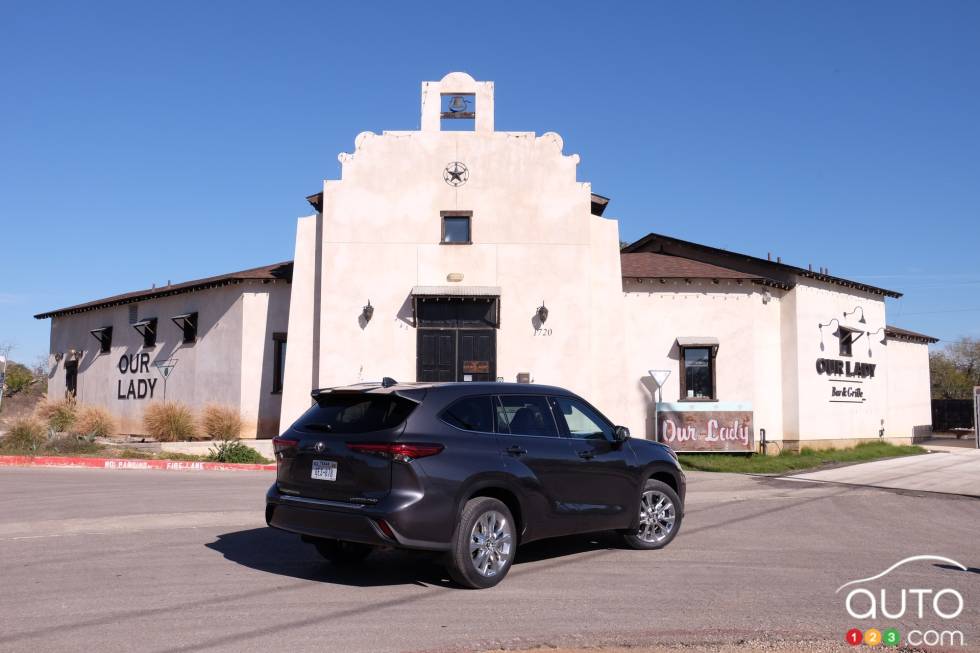 Nous conduisons le Toyota Highlander 2020