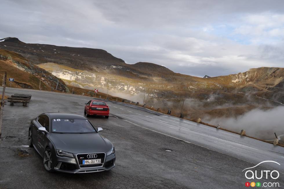 vue 3/4 arrière avec la Audi RS7 2014