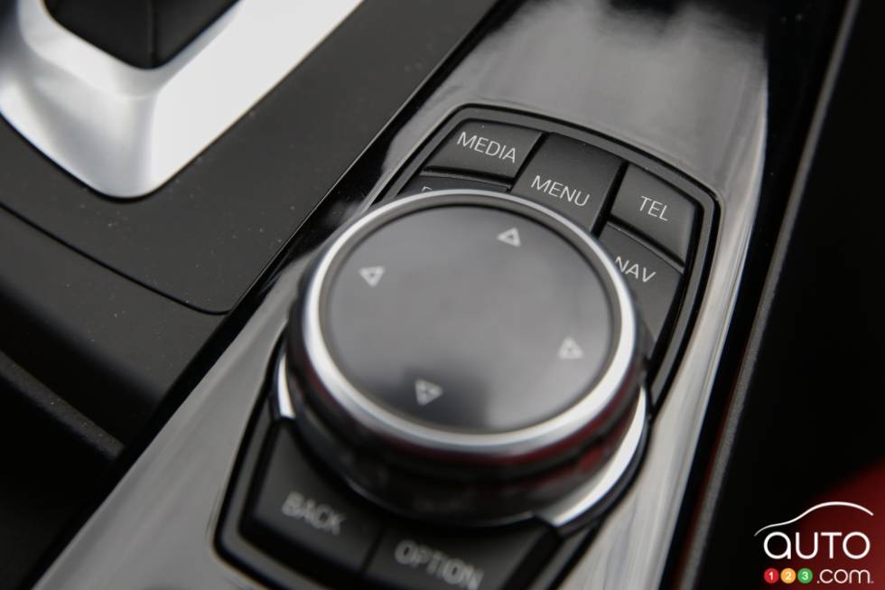 détails de la console centrale