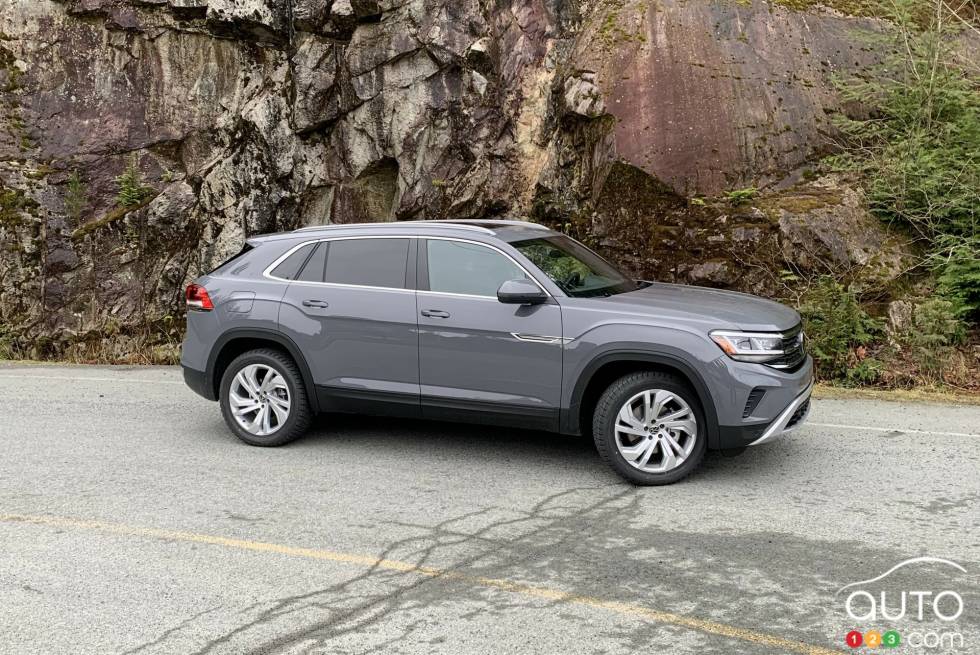 We drive the 2020 Volkswagen Atlas Cross Sport