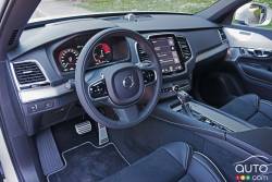 Habitacle du conducteur du Volvo XC90 T6 R design 2016