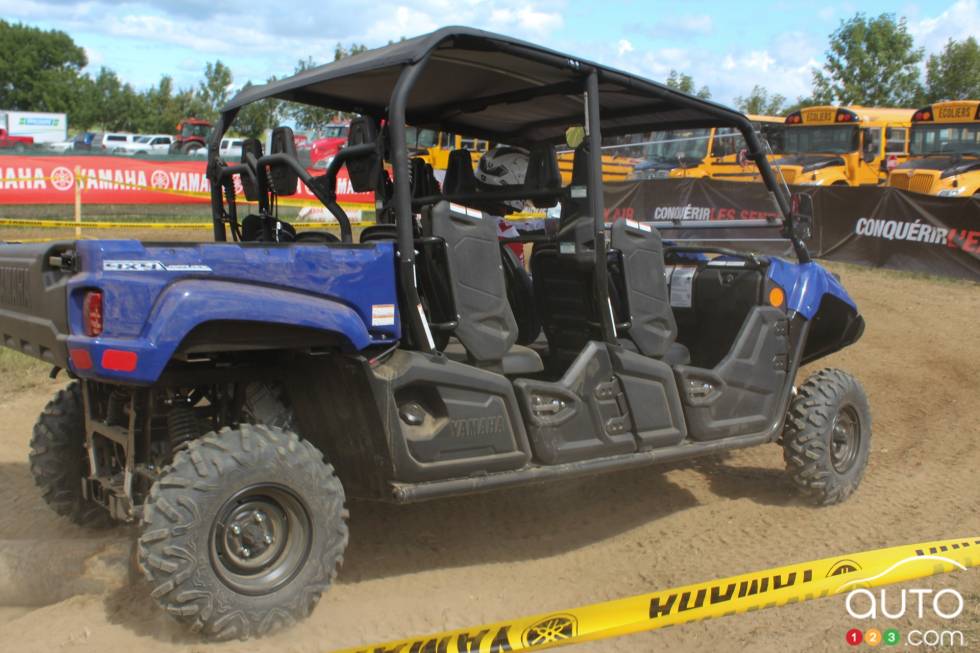 vue de côté en action