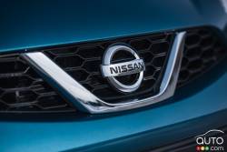 Calandre avant avec le logo de Nissan