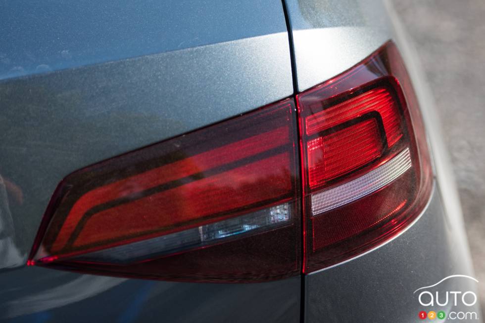 2016 Volkswagen Jetta 1.4 TSI tail light