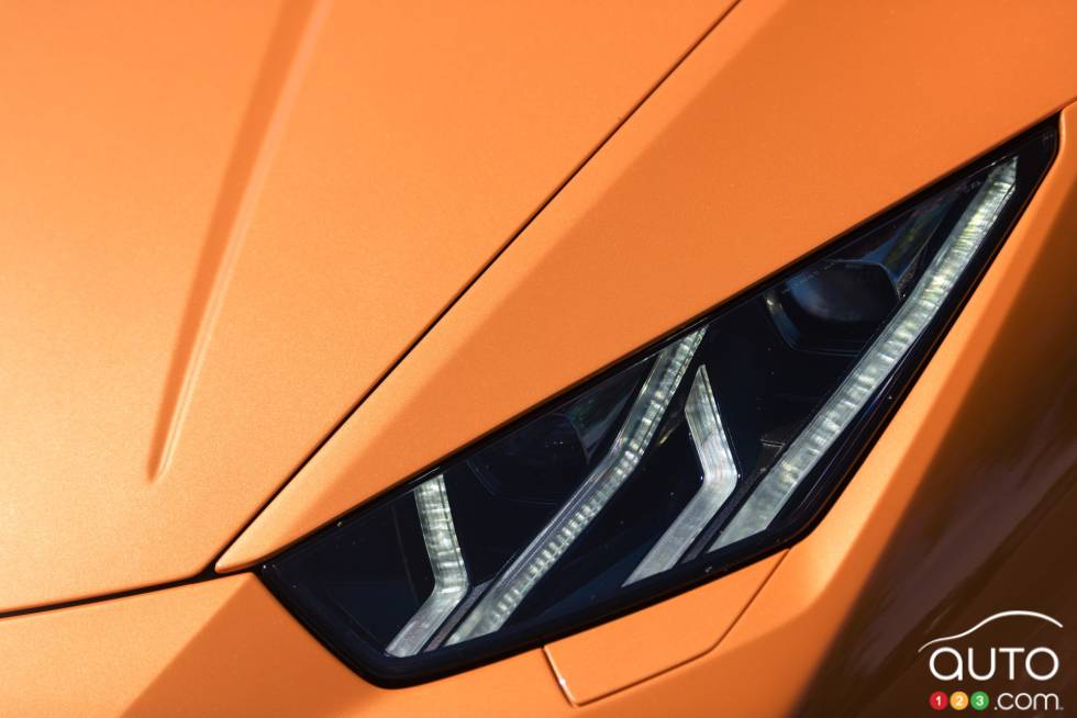 Phare avant de la Lamborghini Huracan 2015