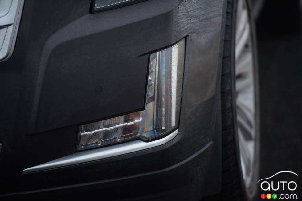 Phare anti-brouillare du Cadillac Escalade 2016