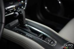 2016 Honda HR-V EX-L Navi shift knob