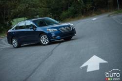 2016 Subaru legacy 2.5i Touring front 3/4 view