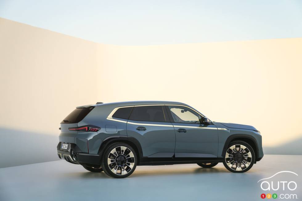 Introducing rhe 2023 BMW XM