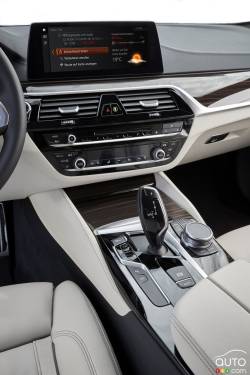 Console centrale de la Série 5 2017 de BMW