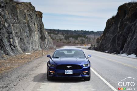 Photos de la Ford Mustang Ecoboost Fastback 2015