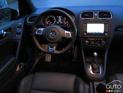 Steering wheel and dashboard
