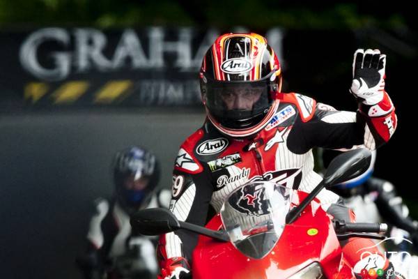 Randy Mamola lors du tour de la parade Arai