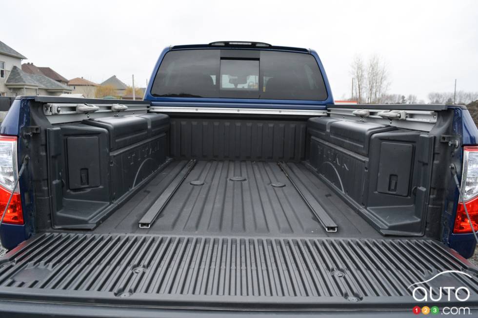 2016 Nissan Titan XD trunk