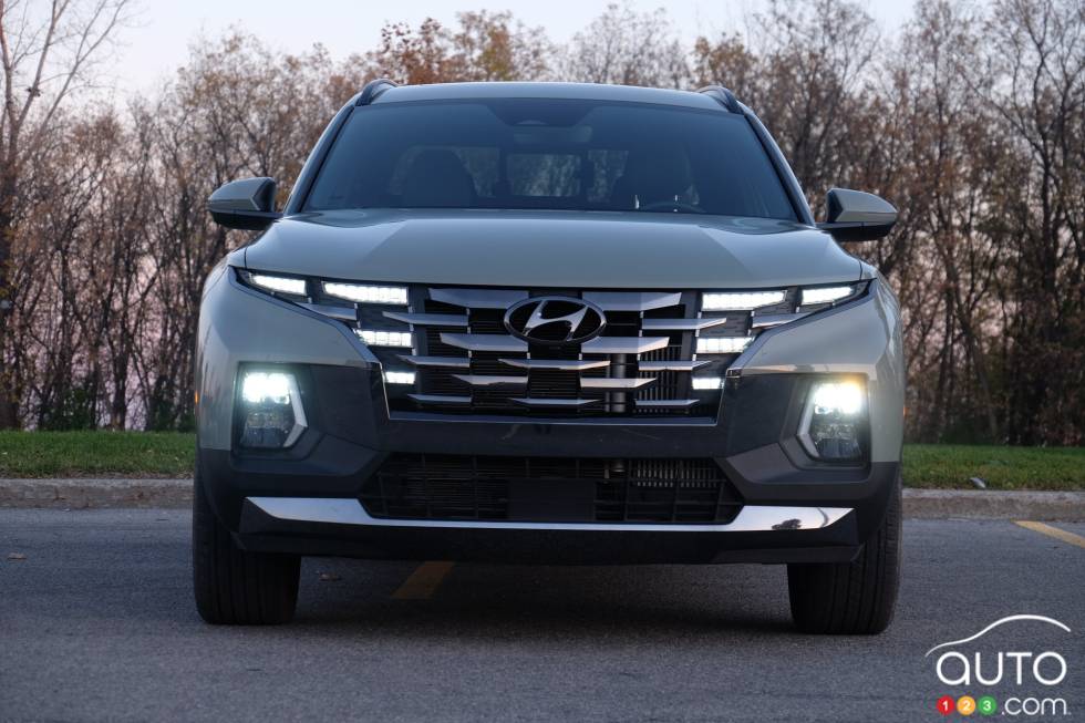 We test drive the 2022 Hyundai Santa Cruz 