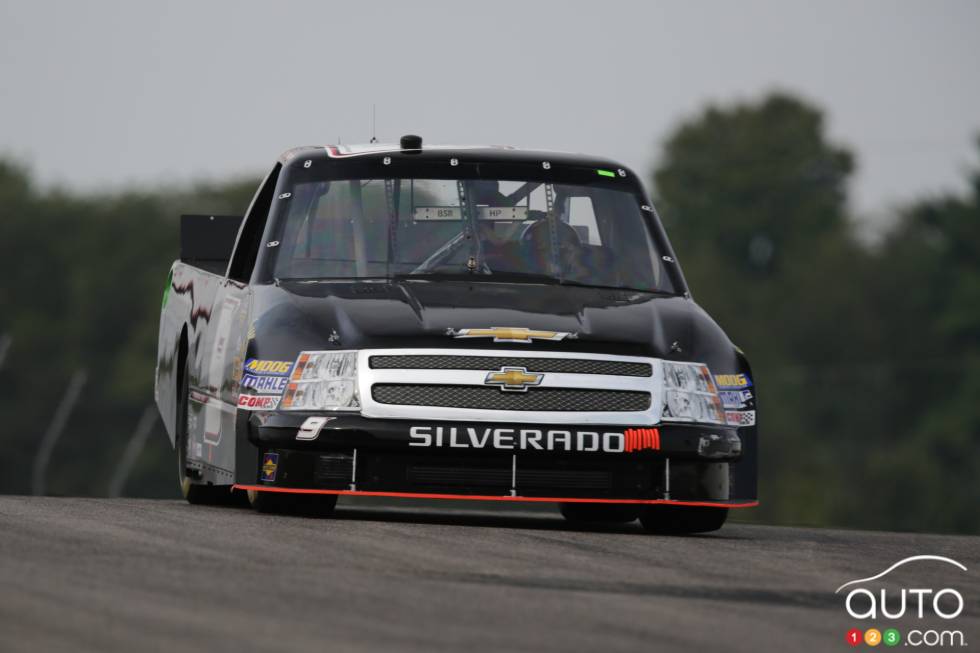 Ron Hornaday Jr, Chevrolet NTS Motorsports in action during friday's afternoon practice session