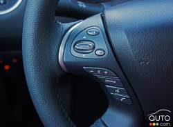 2016 Nissan Pathfinder Platinum steering wheel mounted audio controls
