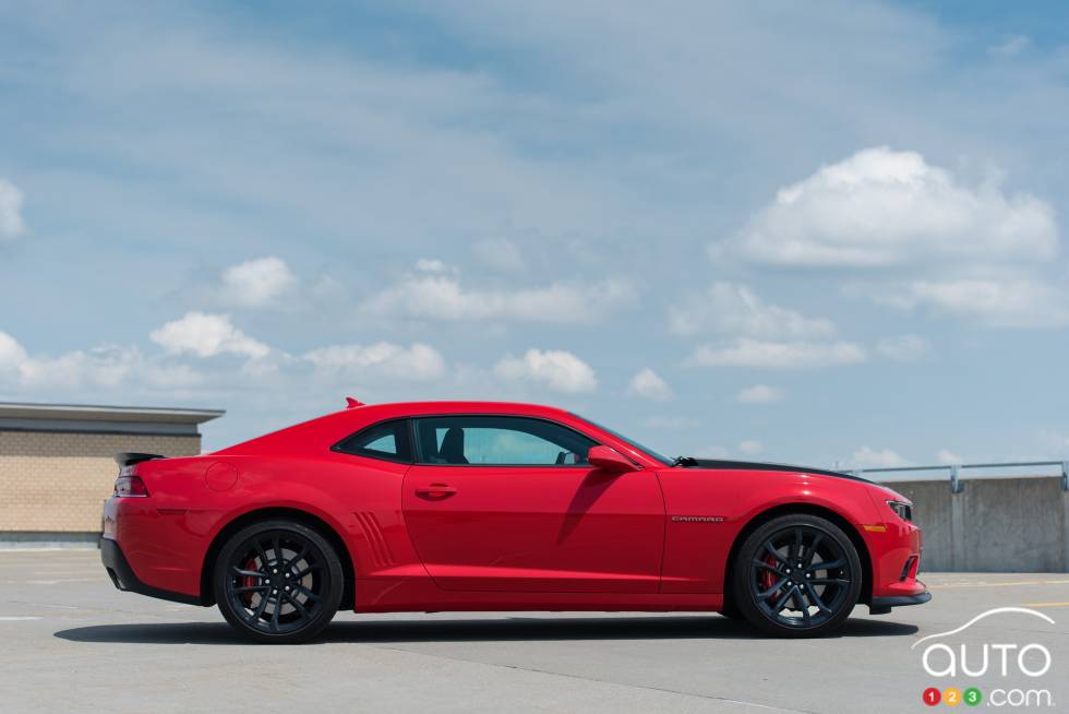 2015 Chevrolet Camaro SS Coupe pictures | Auto123