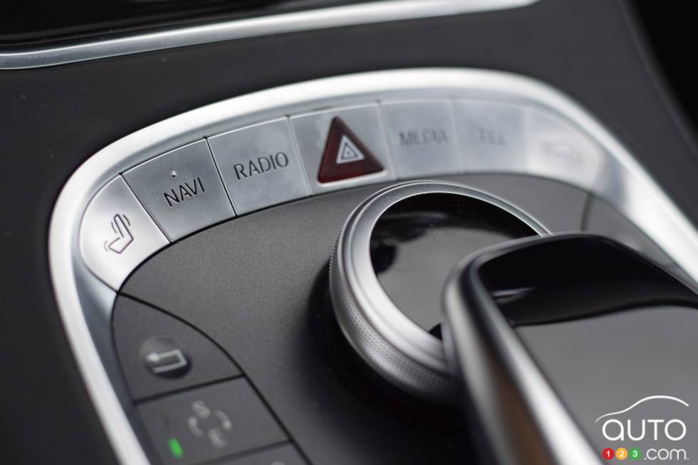 Infotainement controls