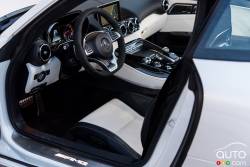 Habitacle du conducteur de la Mercedes AMG GT S 2016