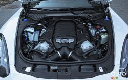 2016 Porsche Panamera GTS engine