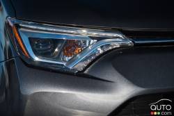 2016 Toyota Rav4 AWD limited headlight