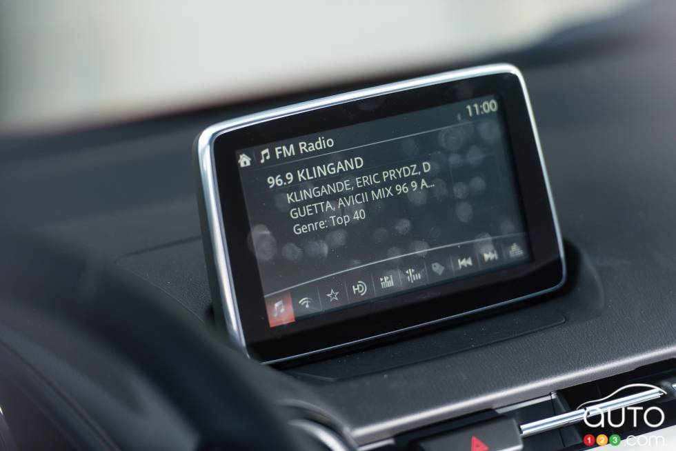 Écran info-divertissement de la Mazda CX-3 GT 2016