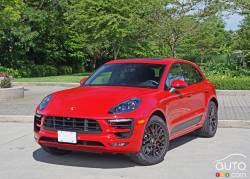 Research 2017
                  Porsche Macan pictures, prices and reviews