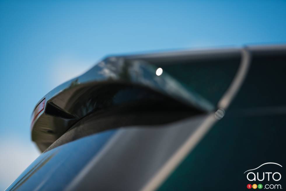 Aileron arrière du Honda Pilot Touring 2016