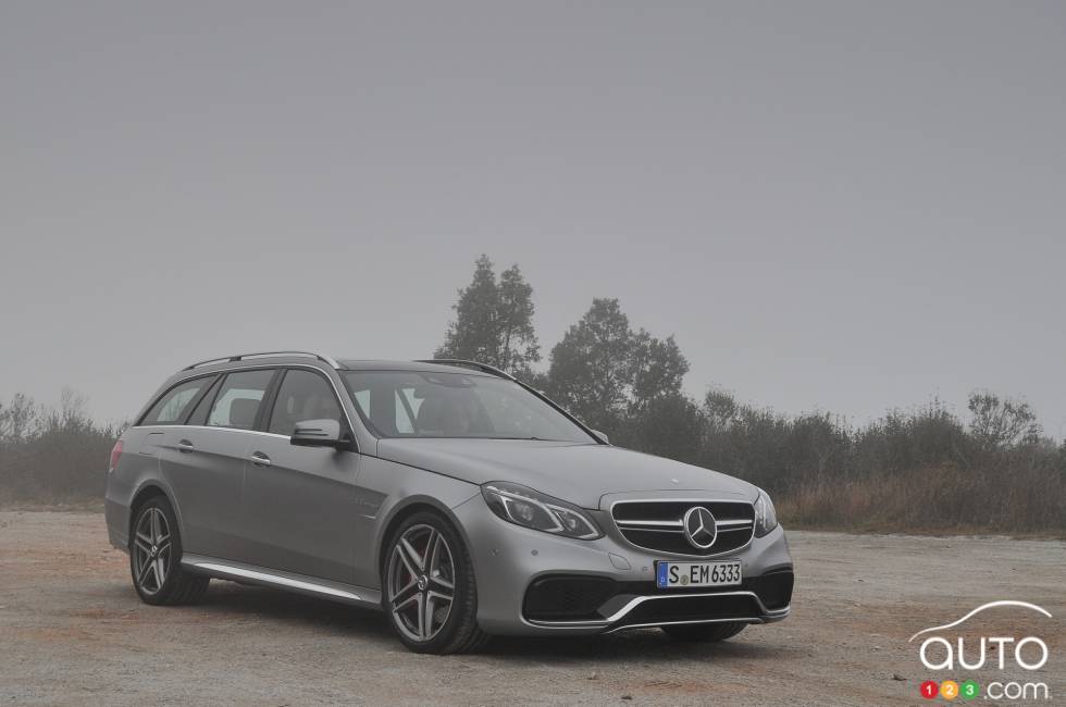 Vue 3/4 avant droit, familiale