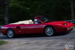 Conduite de la Ferrari Mondial T 1989