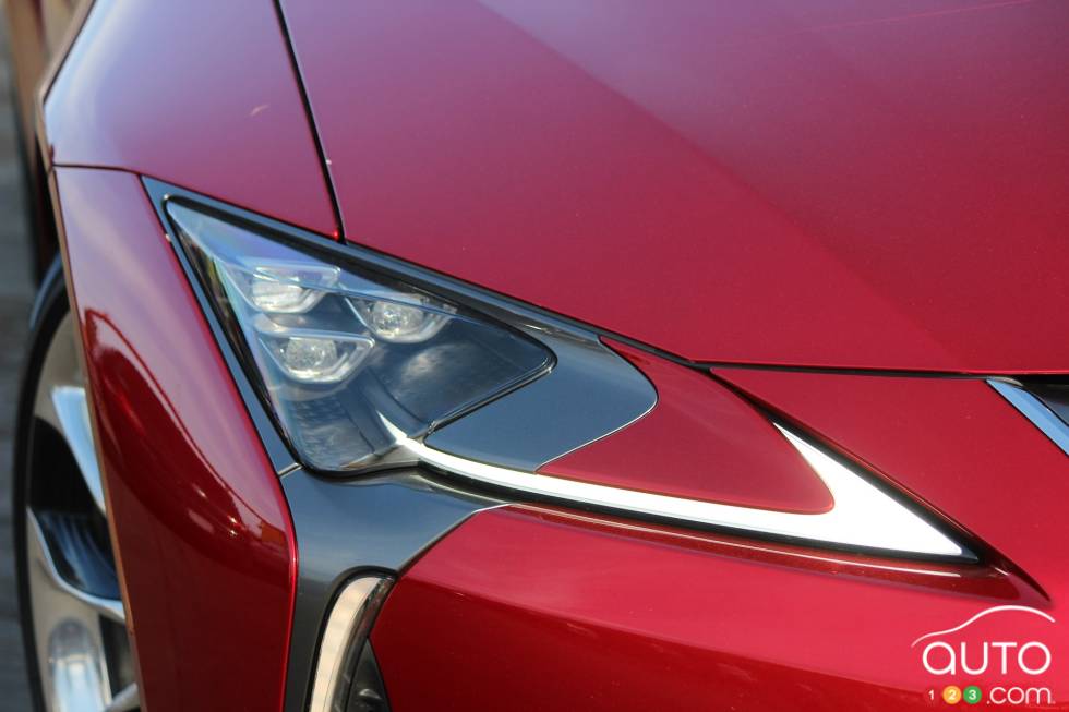 Nous conduisons la Lexus LC 500 décapotable 2021