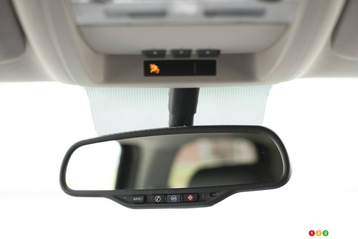 cadillac escalade rear view mirror