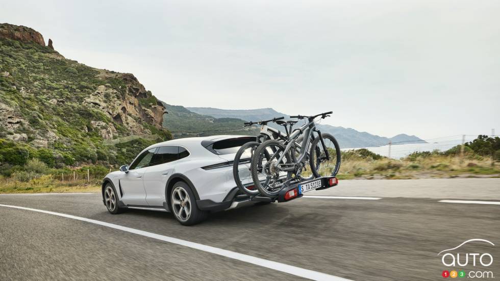 Voici la Porsche Taycan Cross Turismo 2022