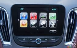 2016 Chevrolet Malibu Hybrid infotainement controls
