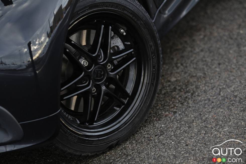 Jante en alliage noire