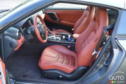 2017 Nissan GTR front seats
