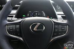 Nous conduisons le Lexus UX 250h 2022