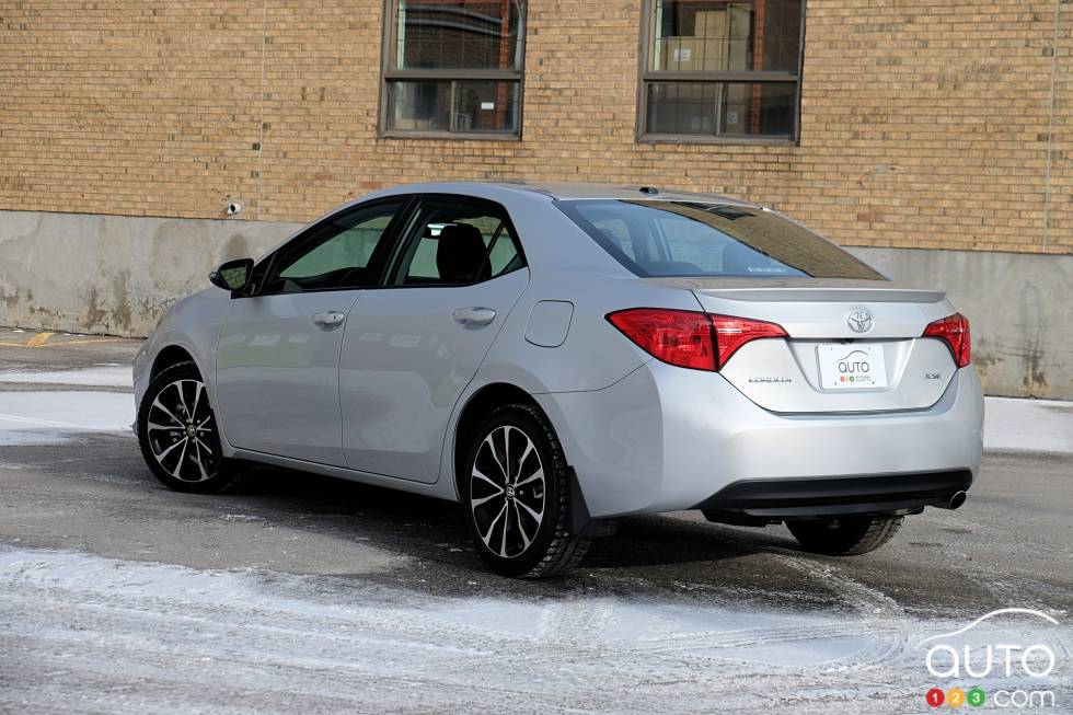We test drive the new 2019 Toyota Corolla 