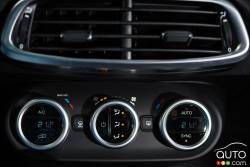 2016 Fiat 500x climate controls
