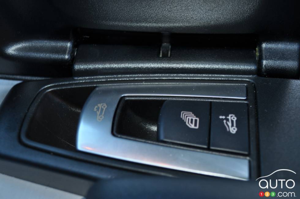 retractable roof controls