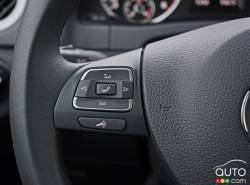 2016 Volkswagen Tiguan TSI Special edition steering wheel mounted audio controls
