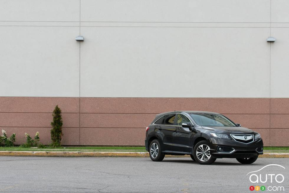 Vue 3/4 avant de l'Acura RDX Elite 2016