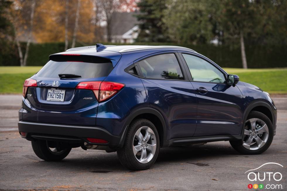 Vue 3/4 arrière de la Honda HR-V EX-L Navi 2016