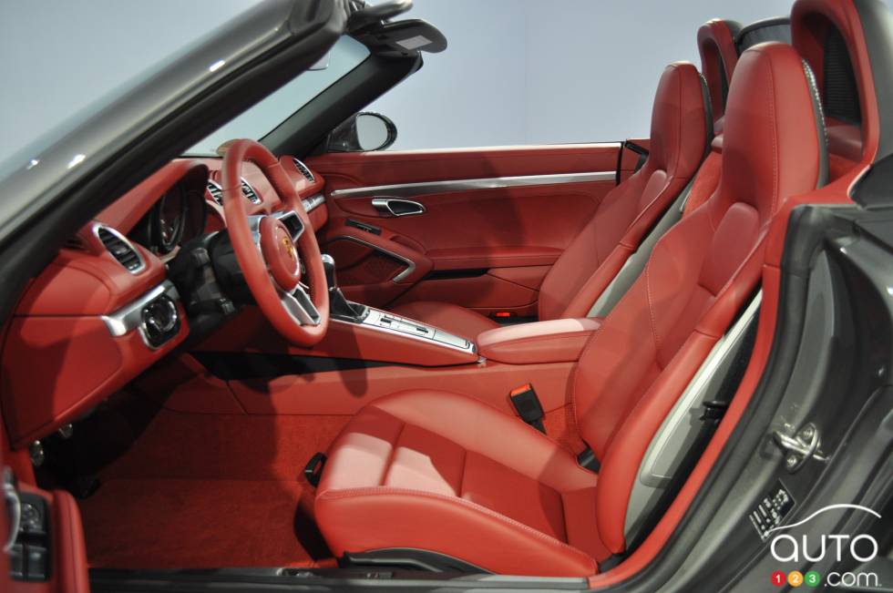 2017 Porsche 718 Boxster S seats