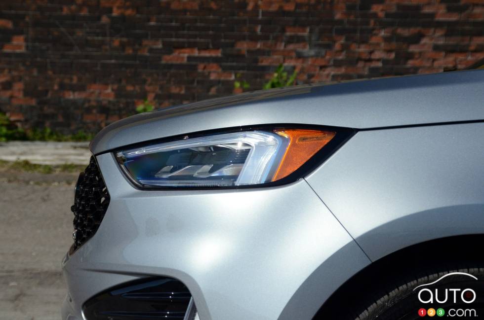 We drive the 2020 Ford Edge ST 