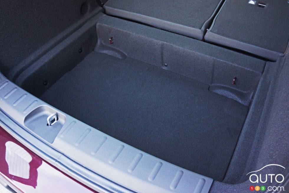 2016 MINI Cooper S Clubman trunk