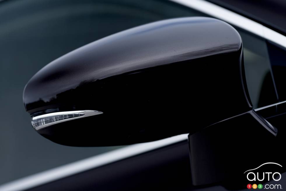 Right outside mirror