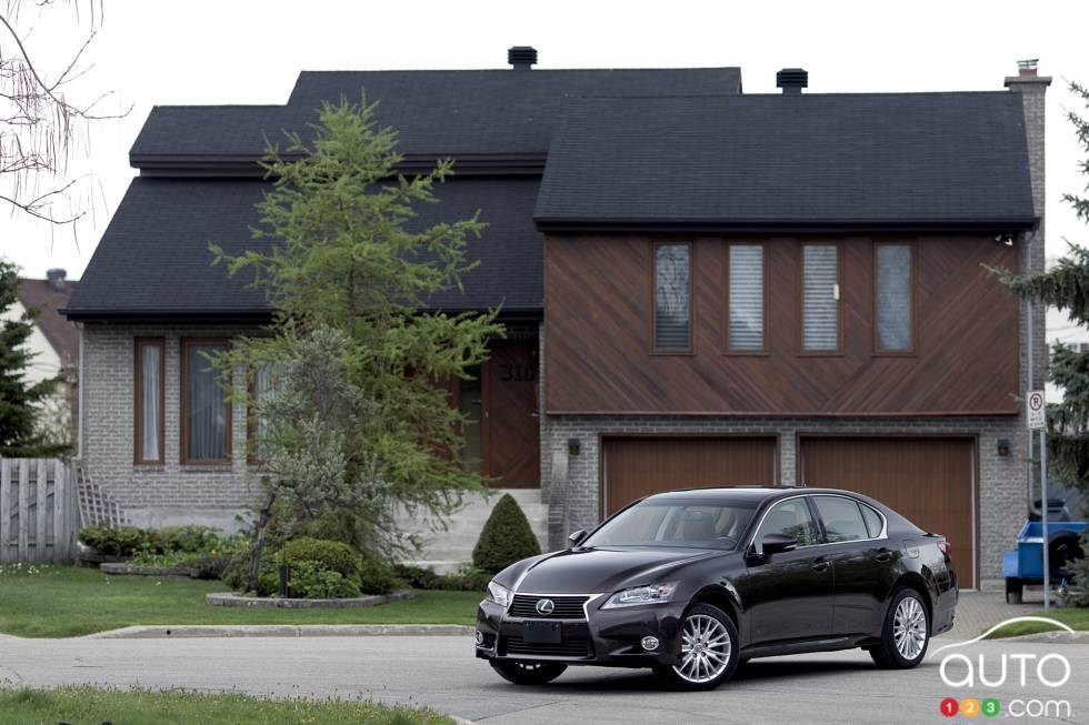 Left front 3/4 view, away