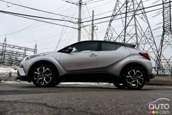 Here is the new 2019 Toyota C-HR